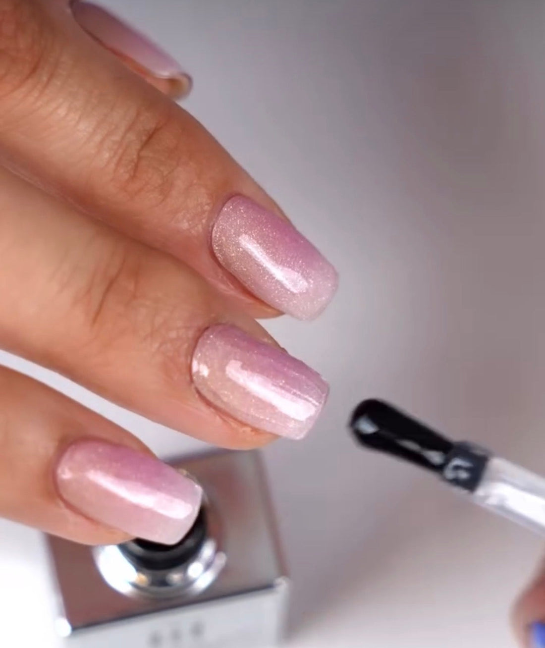 How to Use Nail Toppers on Gel Nail Strips